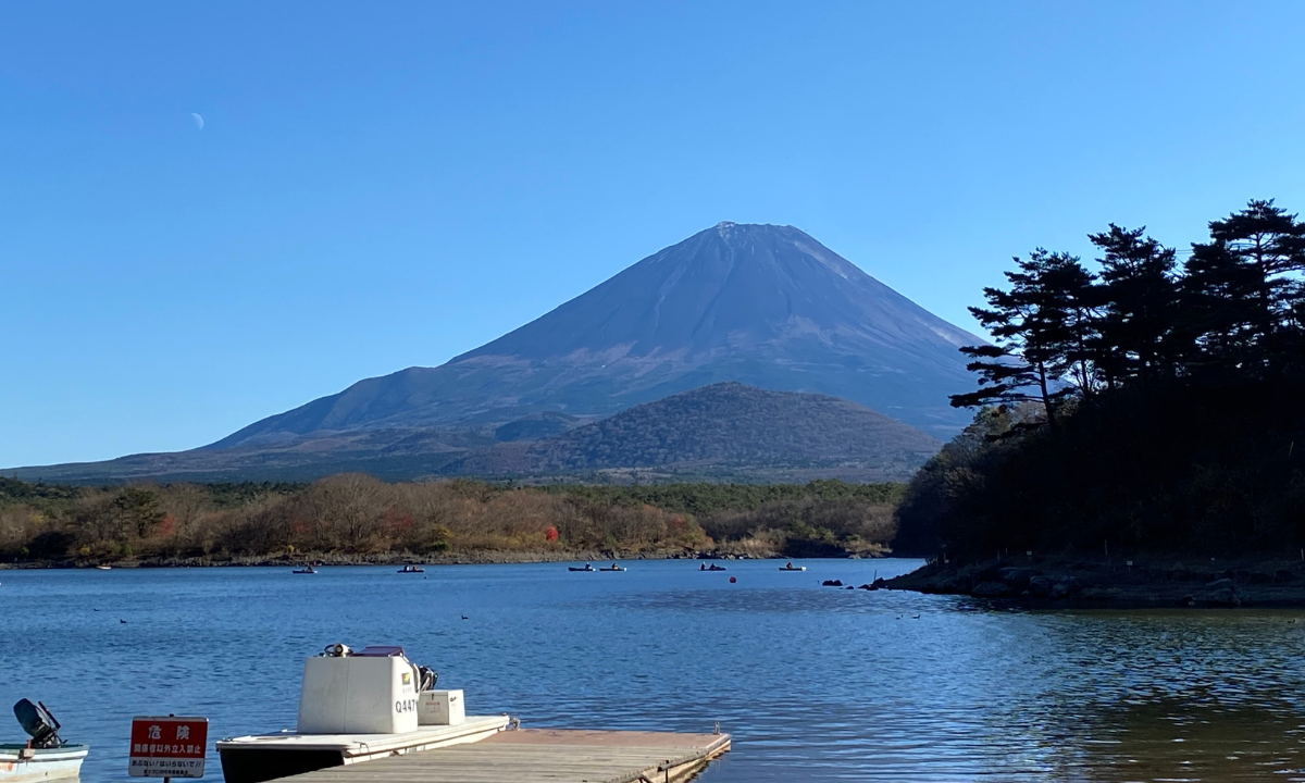 精進湖キャンピングコテージ キャンプサイト