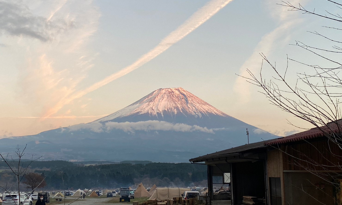 ふもとっぱらキャンプ場夕方の富士山